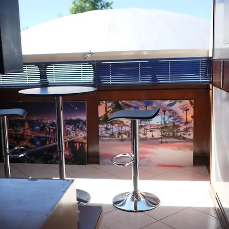 فندق مبيت وإفطار Comprensorio Olivetti - La Serra - Stanza 204 إيفريا