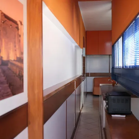 Comprensorio Olivetti - La Serra - Stanza 204